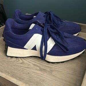 New Balance Men’s 327 blue size 9 new never worn